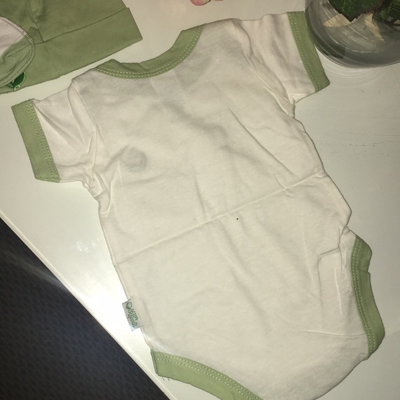 Newborn Green Sprouts onesie - Picture 4 of 6